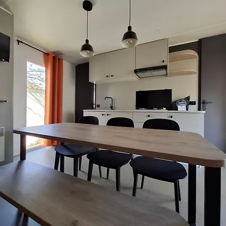 L'ambois Kamp alanı