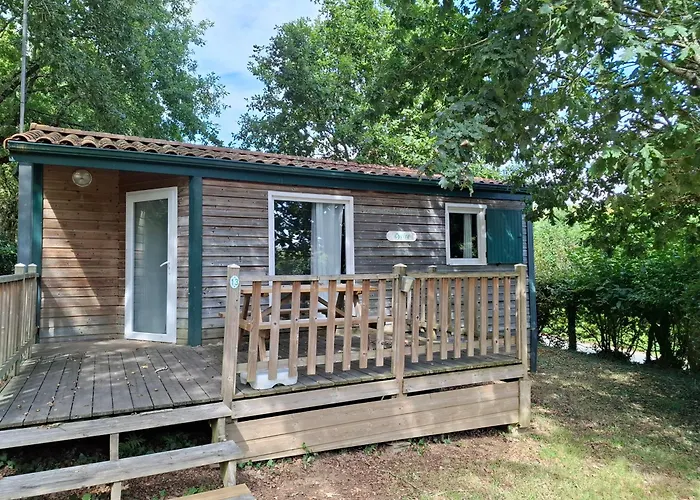 Kamp alanı L'ambois Mouilleron-le-Captif