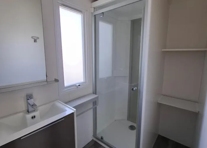 L'ambois Kamp alanı *